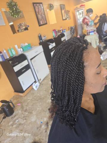 Mama African Hair Braiding gallery picture 22
